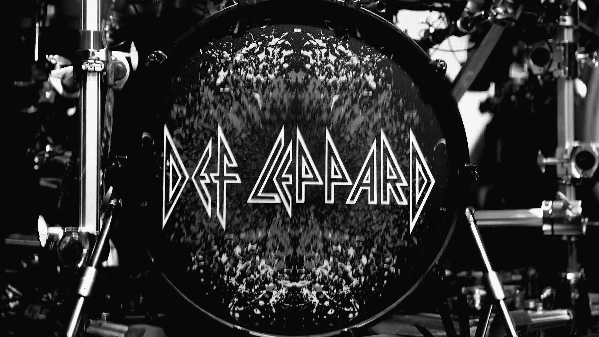 Def leppard personal jesus. Def Leppard картинки. Rick Allen Def Leppard. Def Leppard логотип группы.